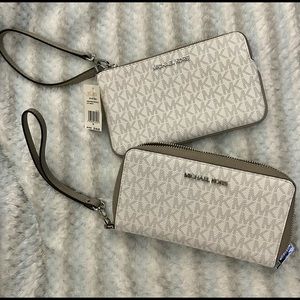 BRAND NEW W/Tags MK  SET WALLET & WRISTLET